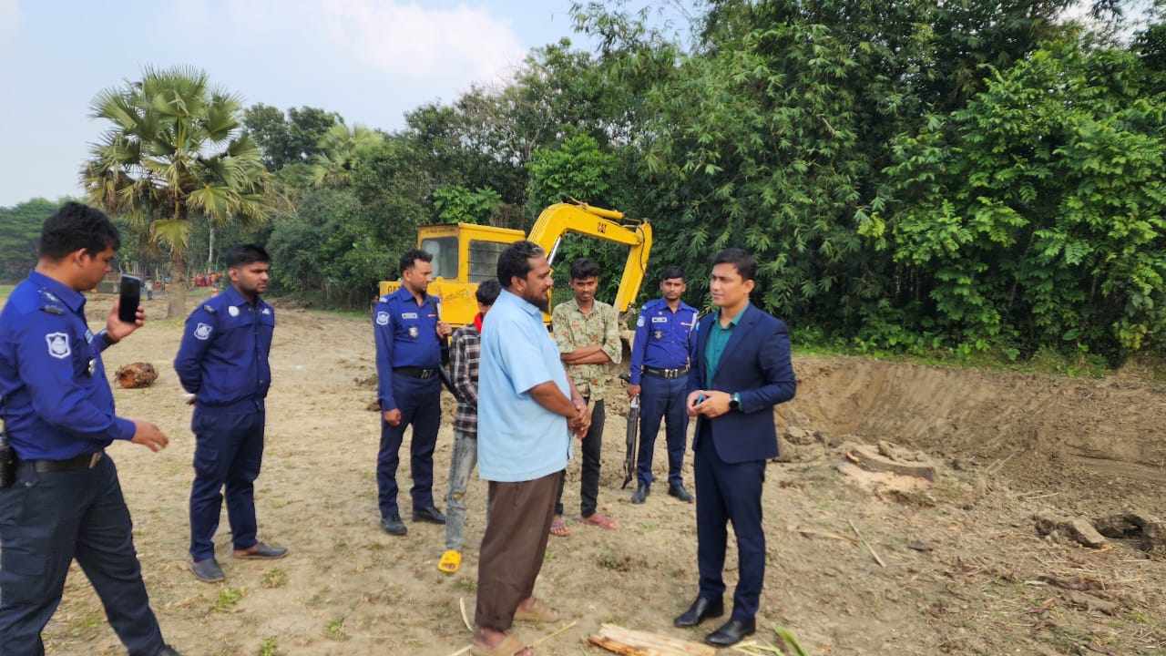 সালথায় অবৈধভাবে মাটি উত্তোলন, ভ্রাম্যমাণ আদালতের অভিযান