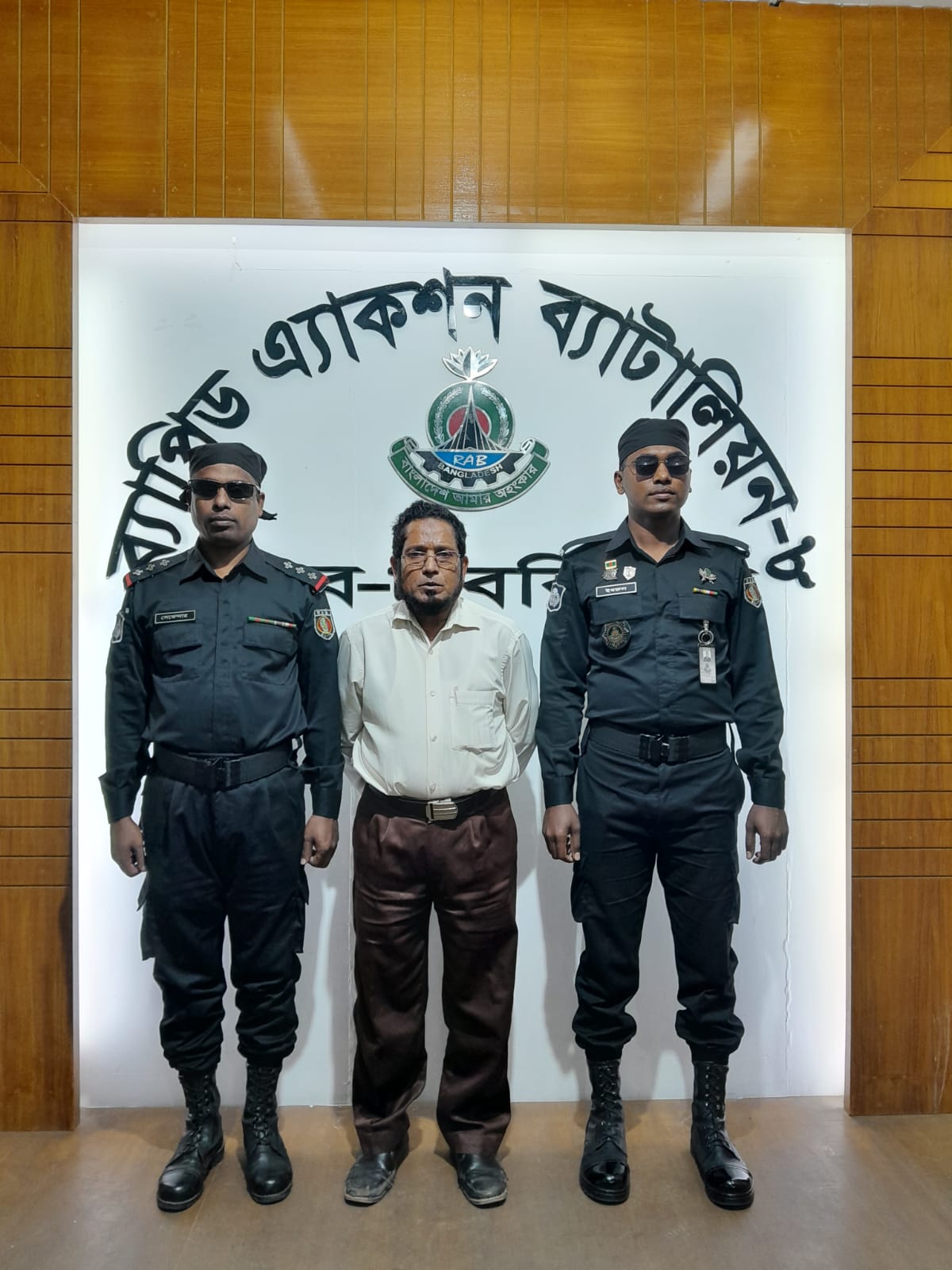১ বছরের সাজায় পলাতক ২৭ বছর, অবশেষে ধরা