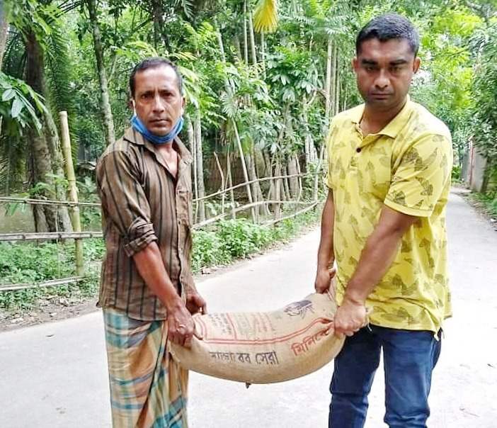 জনপ্রতিনিধি না হয়েও সেবামূলক কাজে নিয়োজিত সুমন রাফি