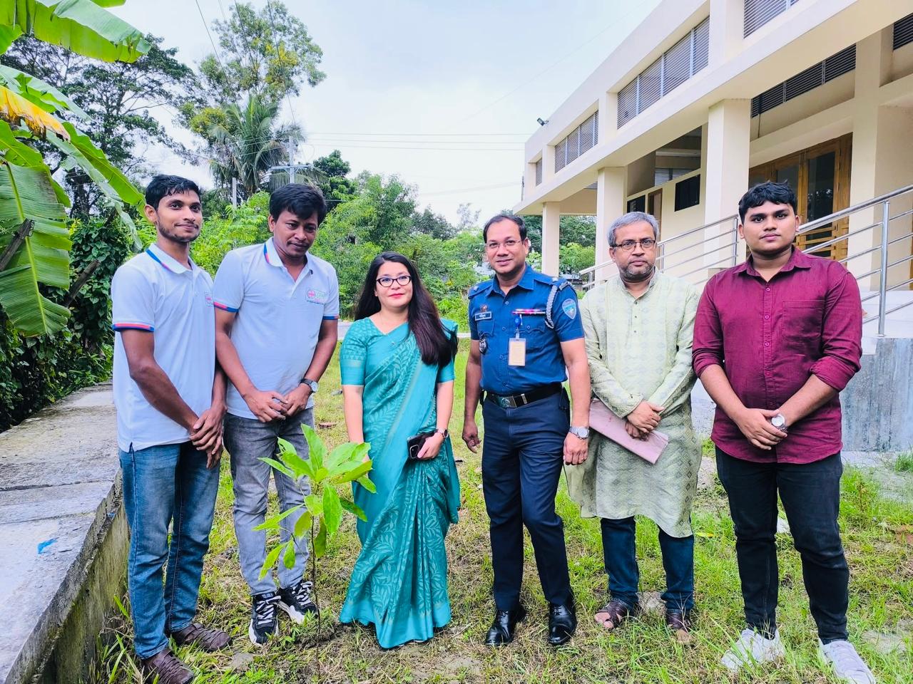 লালমাইয়ে  লাল সবুজ উন্নয়ন সংঘের আয়োজনে বৃক্ষরোপণ ও গাছের চারা বিতরণ