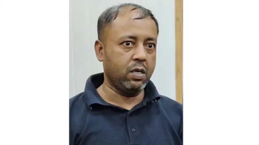 যুগ্ম সচিবকে নিজের গাড়িতে জিম্মি, ৬ লাখ টাকা দাবি চালকের