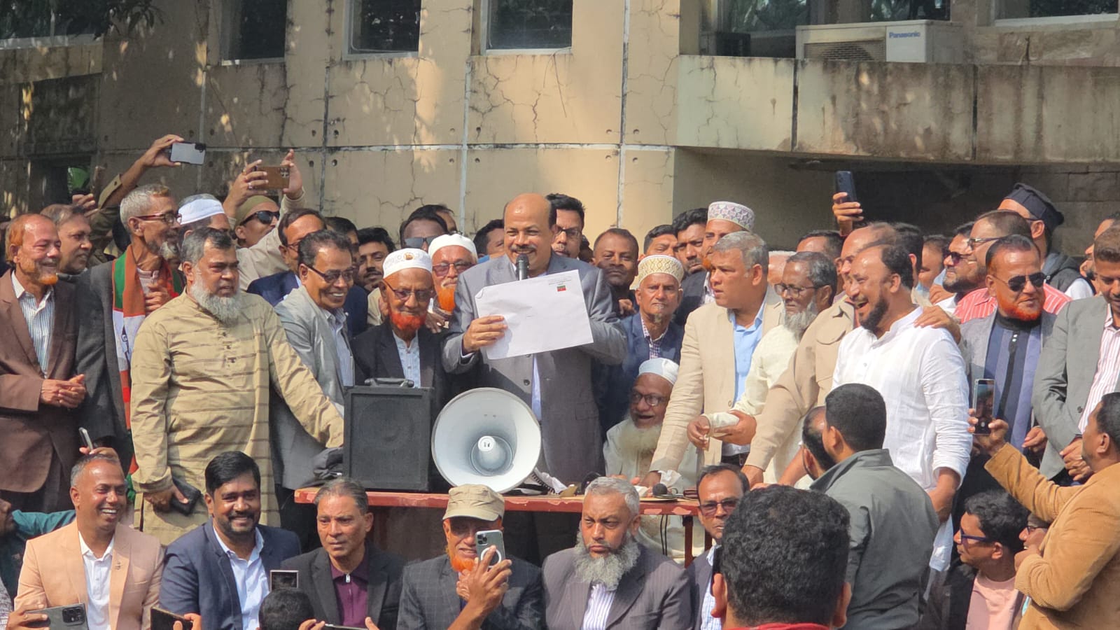 চট্টগ্রাম - ৪ আসন সীতাকুন্ডে দলীয় নেতাকর্মীদের সাথে আসলাম চৌধুরীর মতবিনিময়