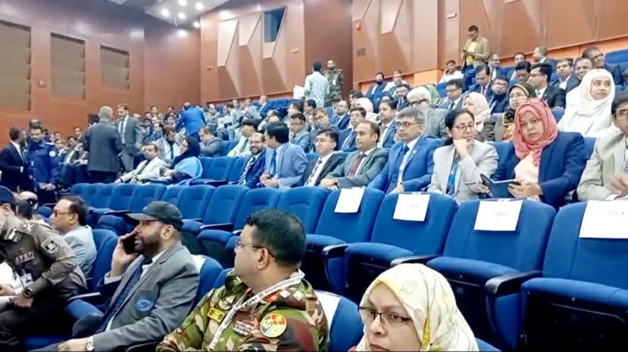 ইসির সম্মেলনে পুলিশের ম্যাজিস্ট্রেসি পাওয়ার চাইলেন এসপিরা