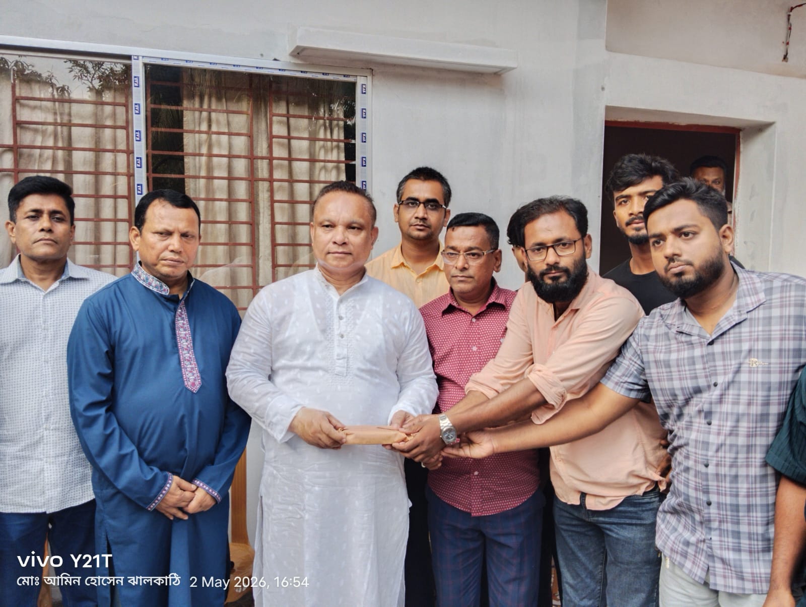 ঝালকাঠিতে ক্যান্সার আক্রান্ত তরুণের পাশে  ড. জিয়াউদ্দিন হায়দার